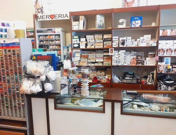 negozio in vendita a Roma in zona Ostia