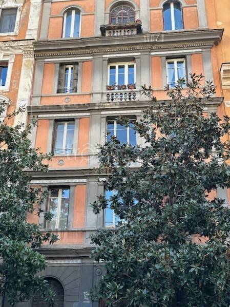 appartamento in vendita a Roma in zona Rione Monti/Campitelli