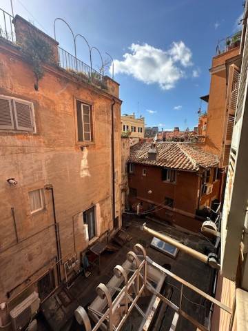 appartamento in vendita a Roma in zona Celio
