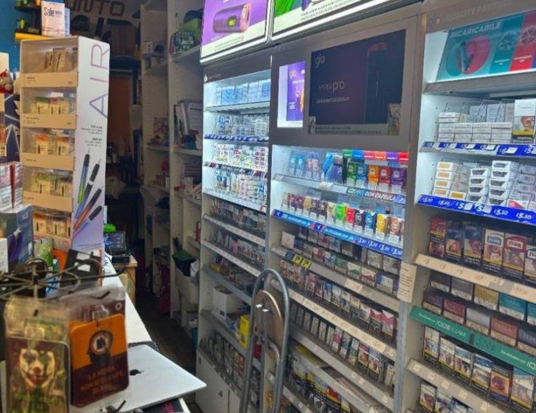 negozio in vendita a Roma in zona Tuscolano