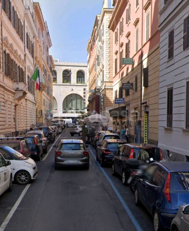 monolocale in vendita a Roma in zona Castro Pretorio