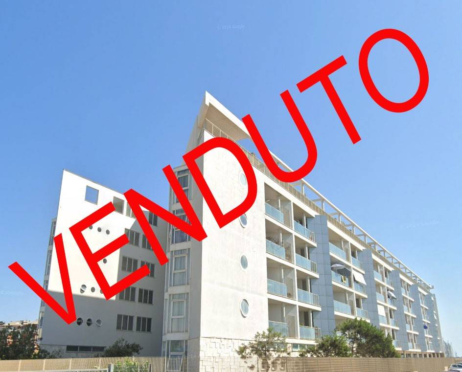 appartamento in vendita a Roma in zona Castel Fusano