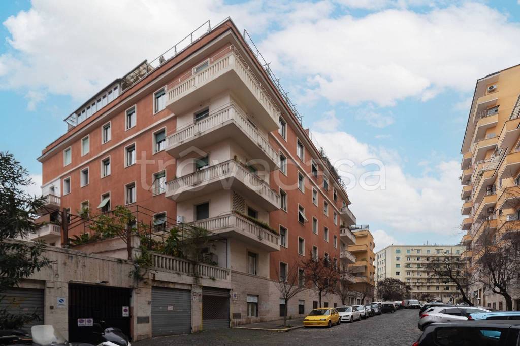 appartamento in vendita a Roma in zona Nomentano