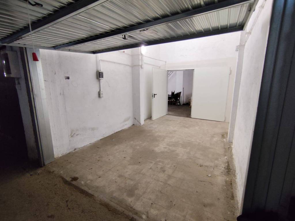 locale di sgombero in vendita a Roma in zona Torrevecchia