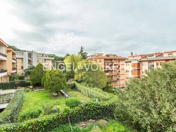 appartamento in vendita a Roma in zona EUR