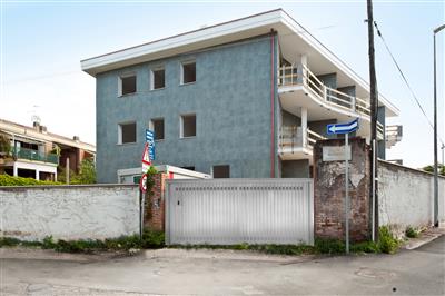 appartamento in vendita a Roma in zona Appio Claudio