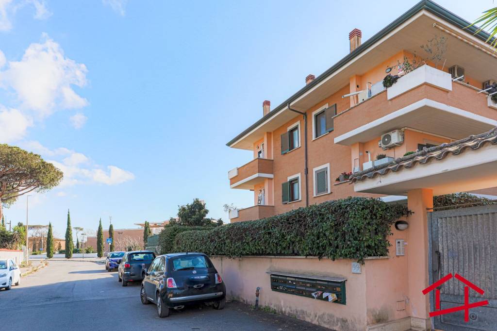 appartamento in vendita a Roma in zona Infernetto