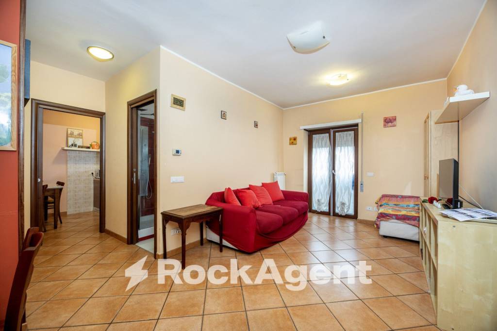 appartamento in vendita a Roma in zona Ardeatino