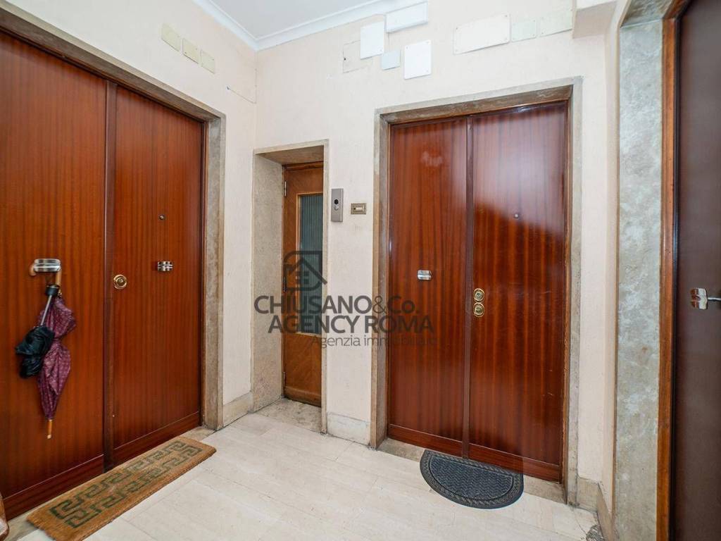 appartamento in vendita a Roma in zona Appio Latino