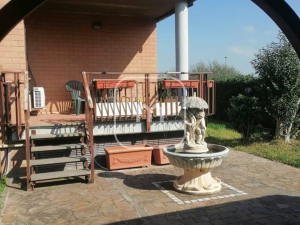 appartamento in vendita a Roma in zona Casal Morena