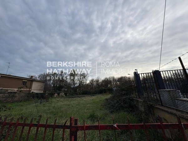 terreno agricolo in vendita a Roma in zona Infernetto