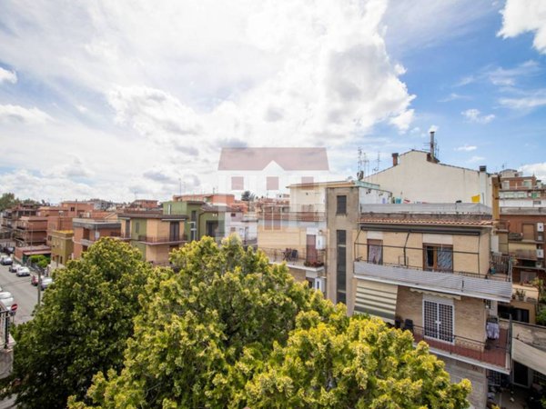 appartamento in vendita a Roma in zona San Basilio