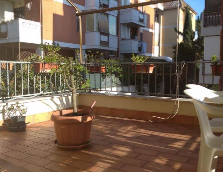 appartamento in vendita a Roma in zona Torre Angela