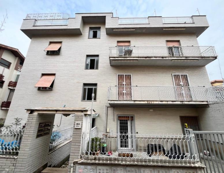 appartamento in vendita a Roma in zona Tor di Quinto