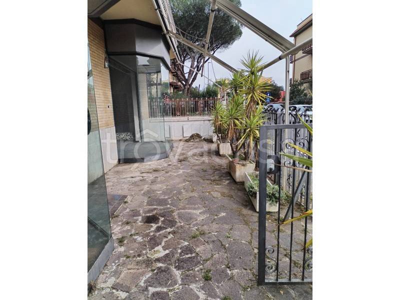 appartamento in vendita a Roma in zona Tor Bella Monaca