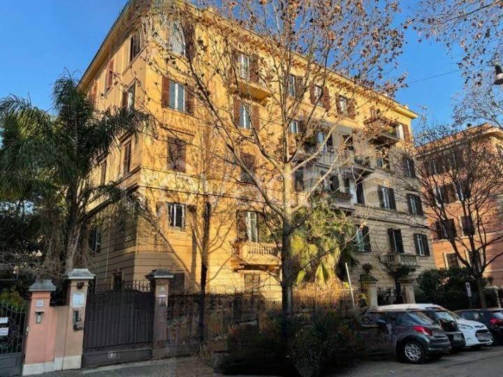 appartamento in vendita a Roma in zona Trastevere