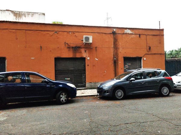 negozio in vendita a Roma in zona Ponte Mammolo