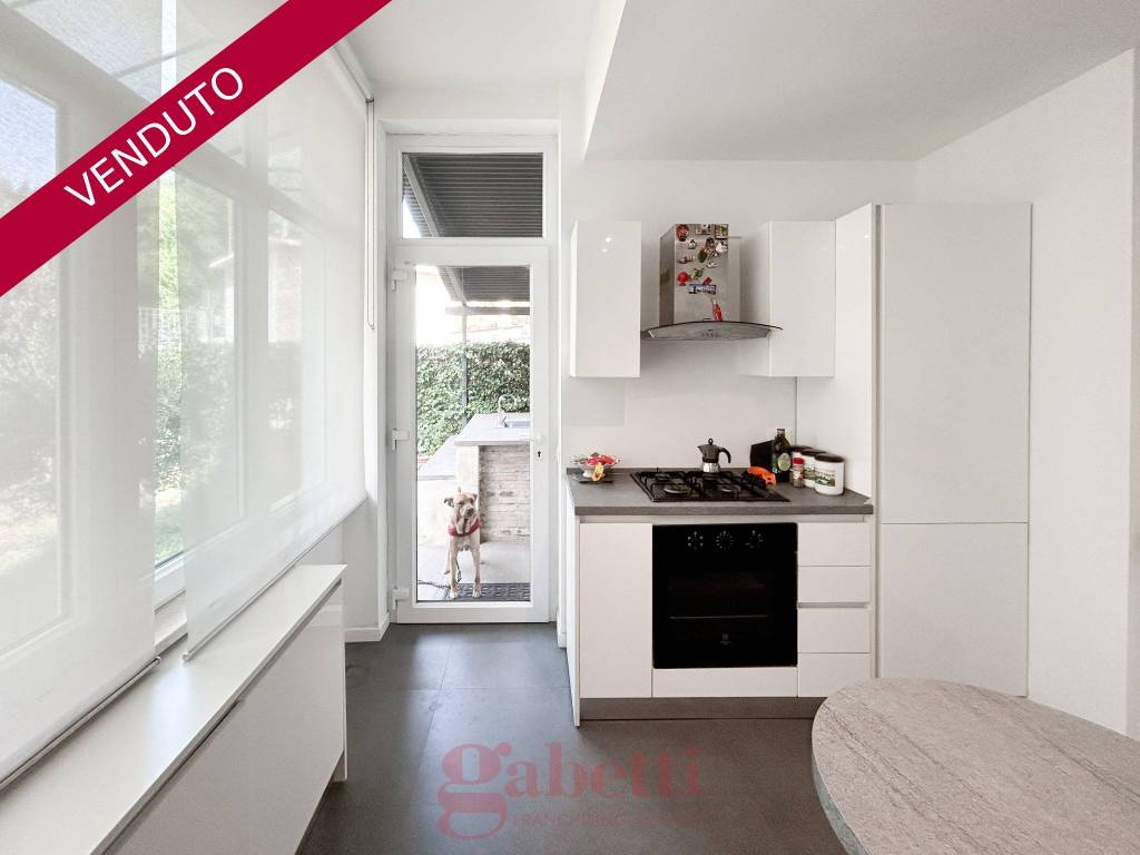 appartamento in vendita a Roma in zona Ostiense