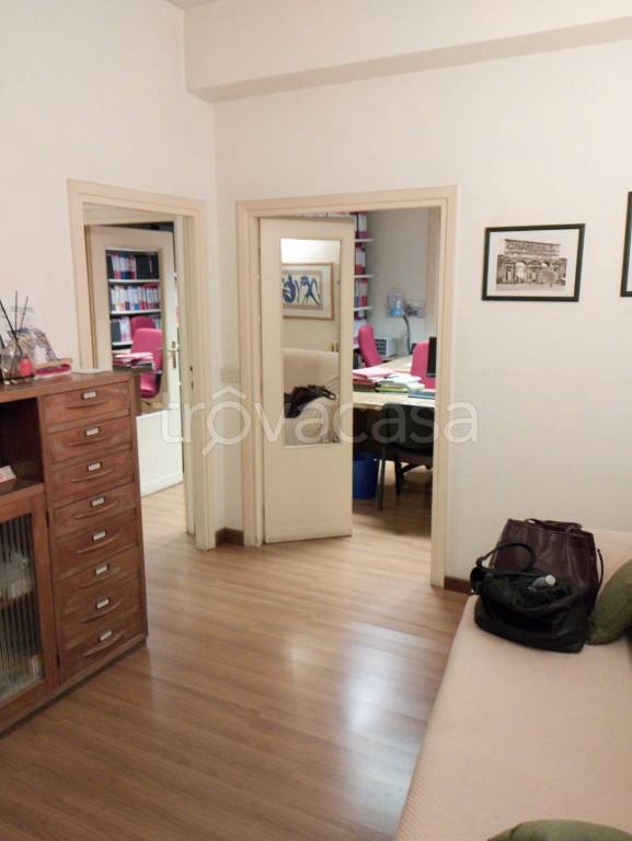 appartamento in vendita a Roma in zona Ardeatino