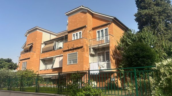 appartamento in vendita a Roma in zona Appio Pignatelli