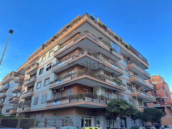 appartamento in vendita a Roma in zona Ostia
