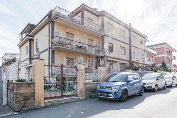 appartamento in vendita a Roma in zona Acilia