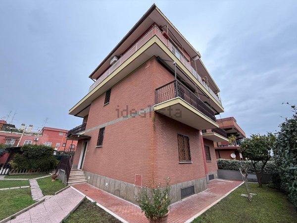 appartamento in vendita a Roma in zona Casal Morena