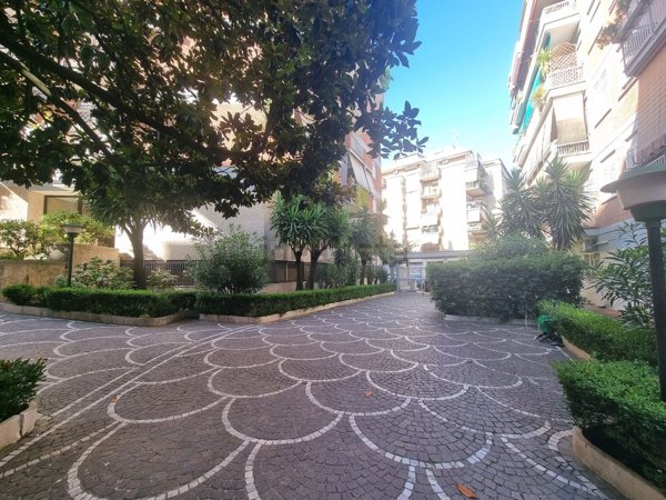 appartamento in vendita a Roma in zona Ardeatino