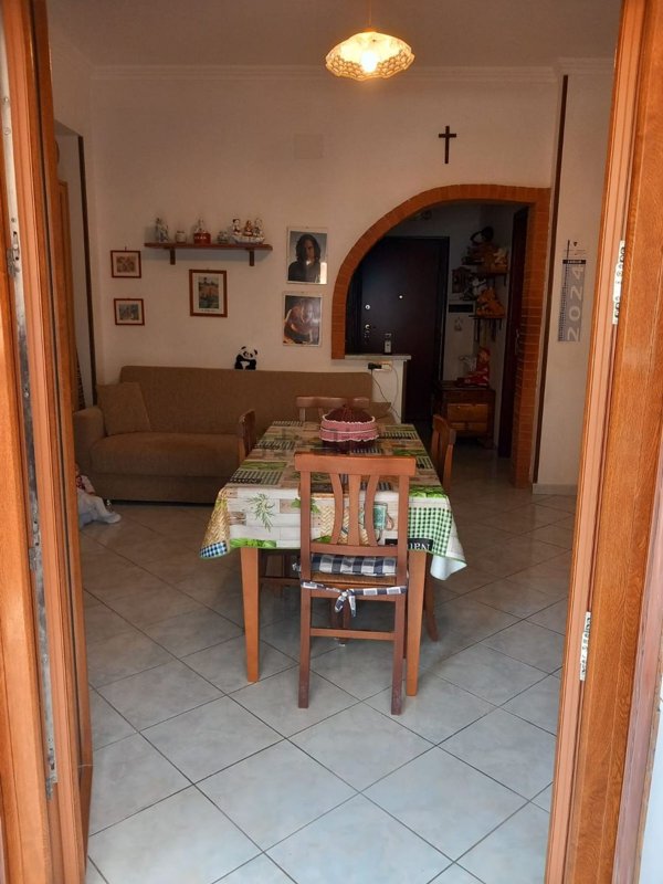 appartamento in vendita a Roma in zona Ostia Antica