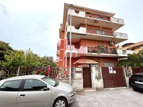 appartamento in vendita a Roma in zona Acilia