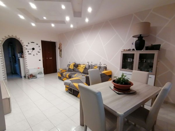 appartamento in vendita a Roma in zona Lunghezza