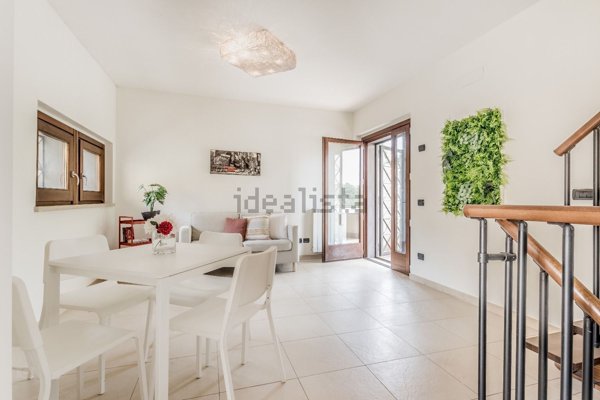 appartamento in vendita a Roma in zona Valle Muricana