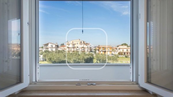 appartamento in vendita a Roma in zona Lunghezza