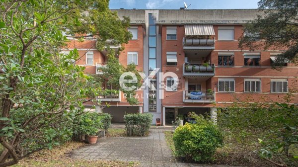 appartamento in vendita a Roma in zona Tor de' Cenci