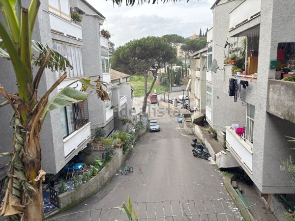 appartamento in vendita a Roma in zona Tomba di Nerone