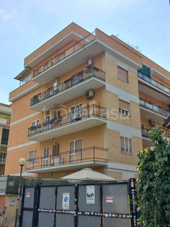 appartamento in vendita a Roma in zona Torrevecchia