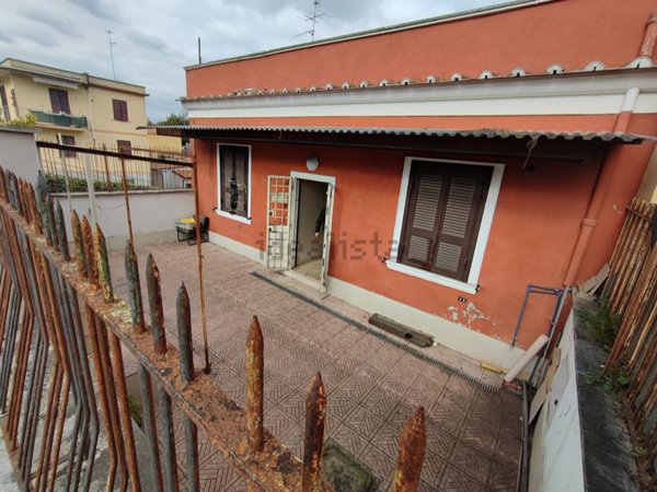 appartamento in vendita a Roma in zona Tuscolano