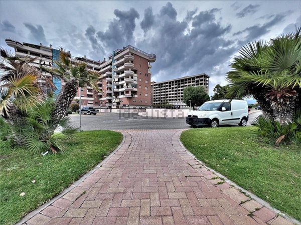 appartamento in vendita a Roma in zona Acilia