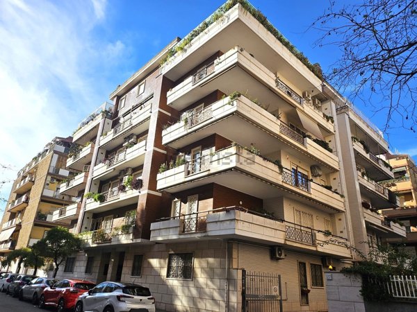appartamento in vendita a Roma in zona Ostia