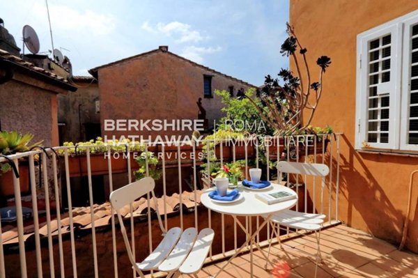 appartamento in vendita a Roma in zona Parione/Sant'Eustachio