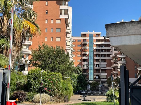 appartamento in vendita a Roma in zona Axa