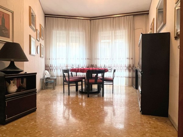 appartamento in vendita a Roma in zona Ardeatino