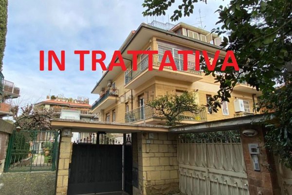 appartamento in vendita a Roma in zona Appio Pignatelli