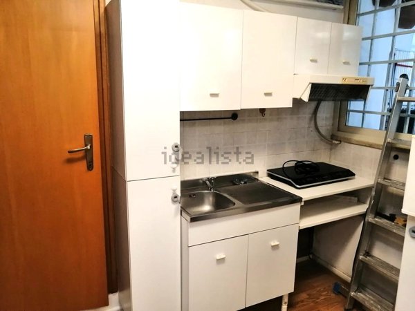 appartamento in vendita a Roma in zona Appio Pignatelli