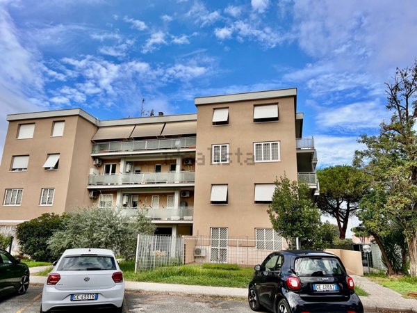 appartamento in vendita a Roma in zona Torre Maura