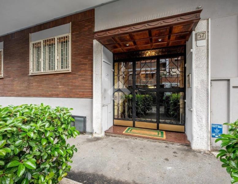 appartamento in vendita a Roma in zona Tuscolano