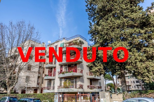 appartamento in vendita a Roma in zona Ardeatino