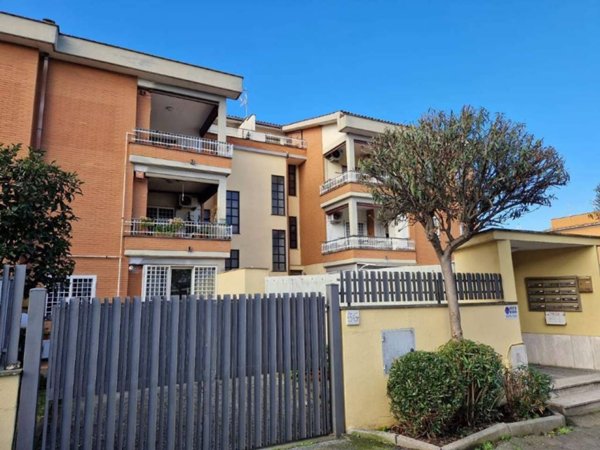 appartamento in vendita a Roma in zona Romanina