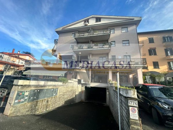 negozio in vendita a Roma in zona Tor di Quinto