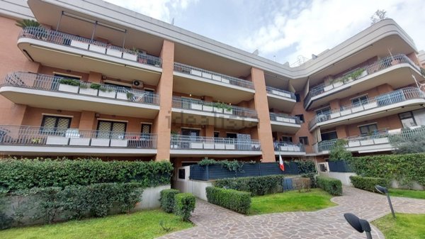 appartamento in vendita a Roma in zona Corviale